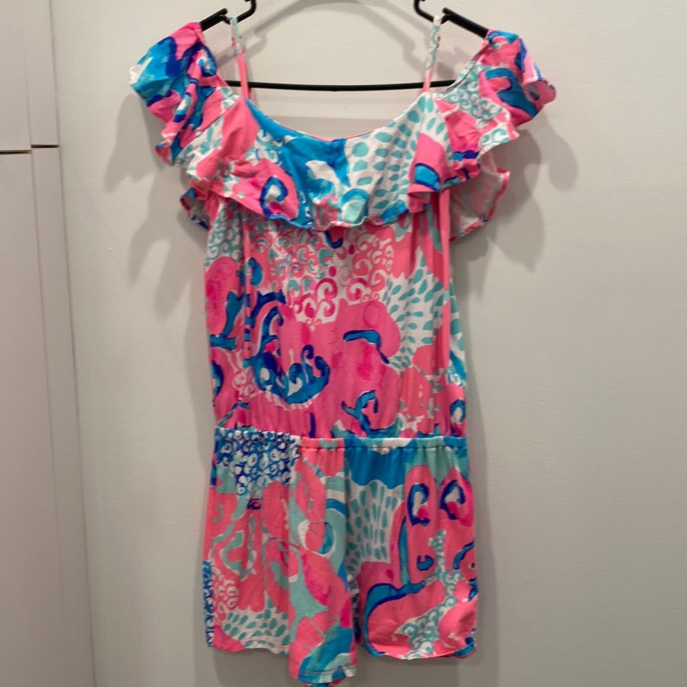 🐚 Lilly Pulitzer XS Romper straps and off-the-shoulder accent with coral print